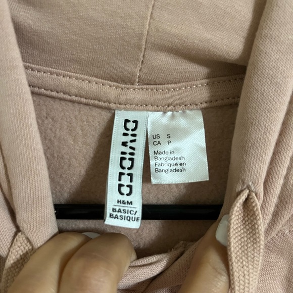 Pink basic “love” hoodie. - Picture 3 of 4